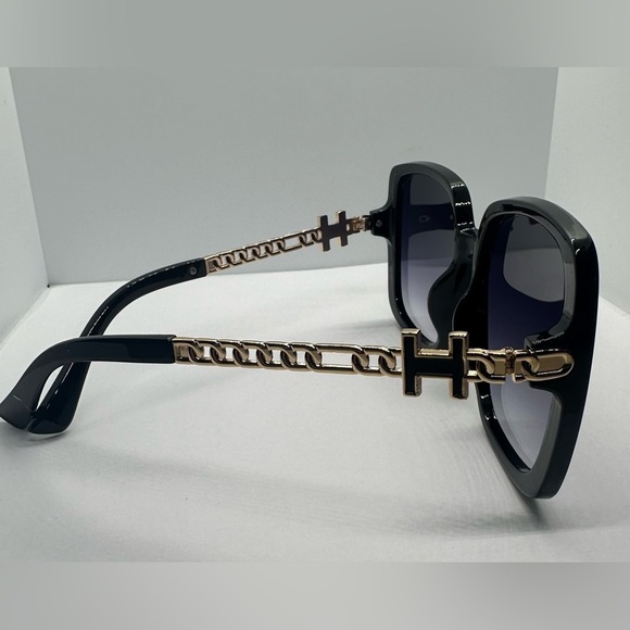 ✨?Chic Black Oversized Square Sunglasses w/ Gold Chain Detail | UV Protection✨ main image 11